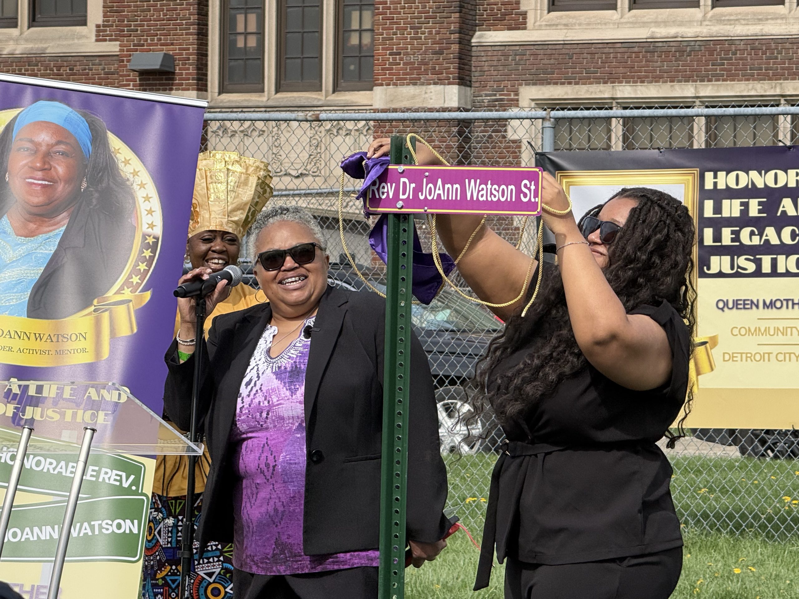 Detroit Honors JoAnn Watson With Memorial Street Sign